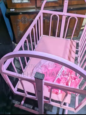 বাচ্চাদের দোলনা