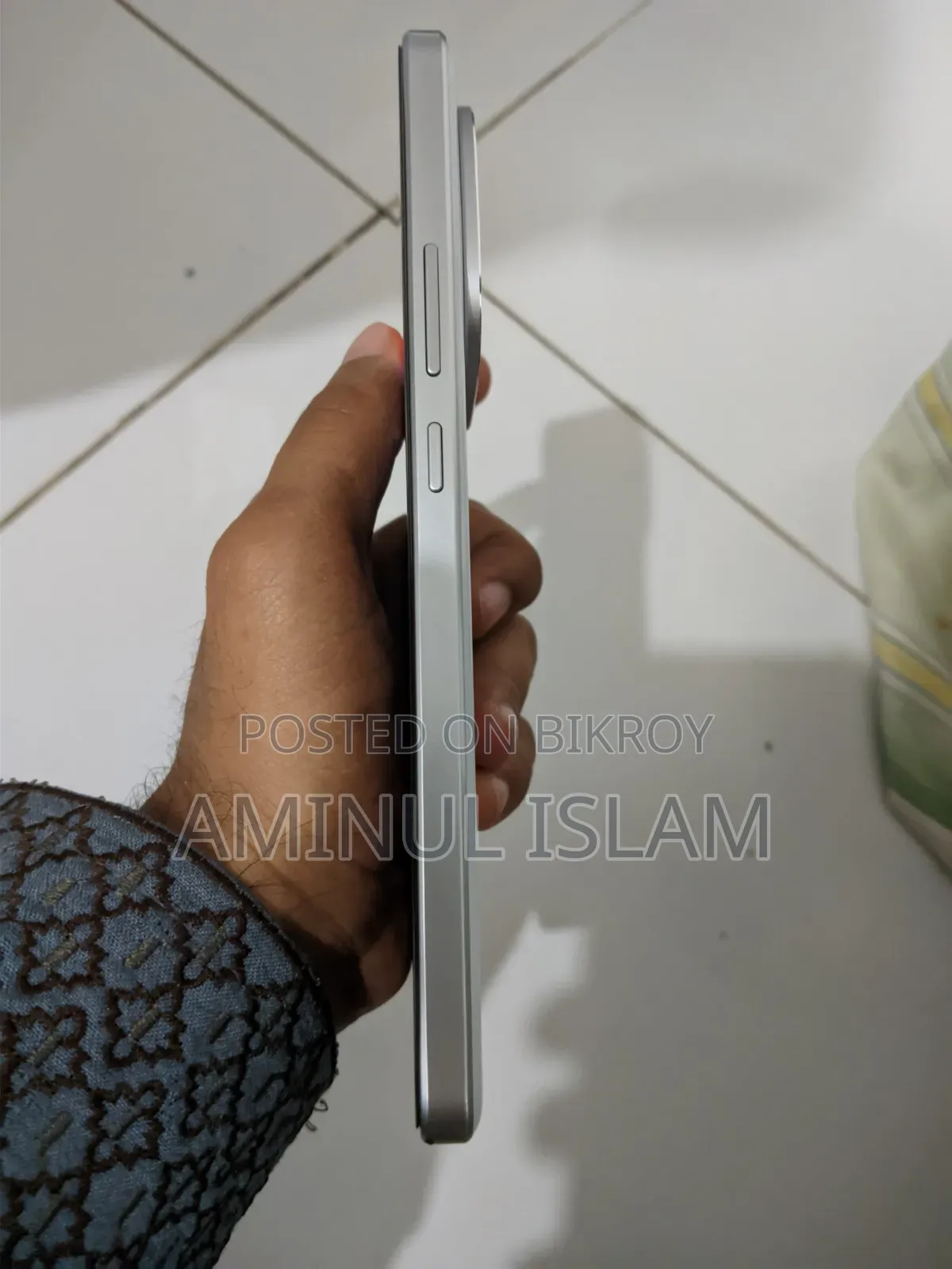 iQOO 256 GB White