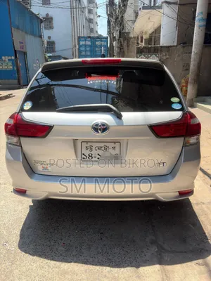 Toyota Axio 2016 Silver