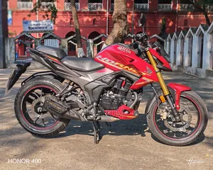 Honda Hornet 2025 Red