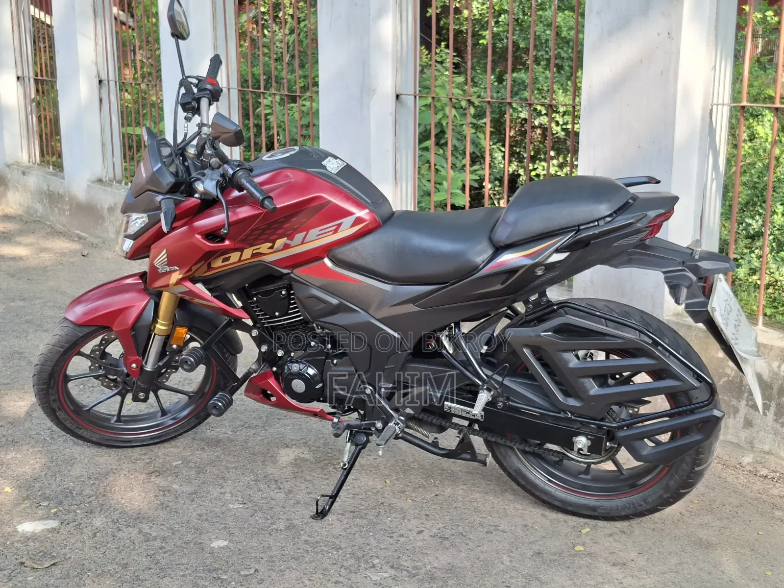 Honda Hornet 2025 Red