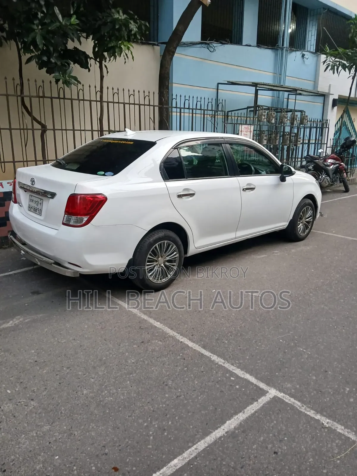 Toyota Corolla L 4-Speed Automatic 2013 White
