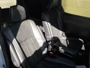 Toyota Esquire 2.0 FWD (7 Seater) 2021 Pearl