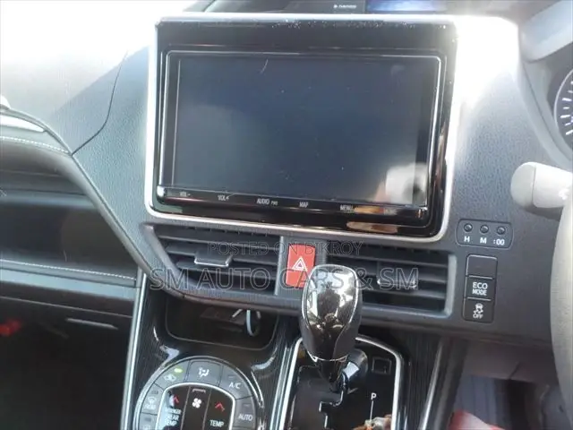 Toyota Esquire 2.0 FWD (7 Seater) 2021 Pearl