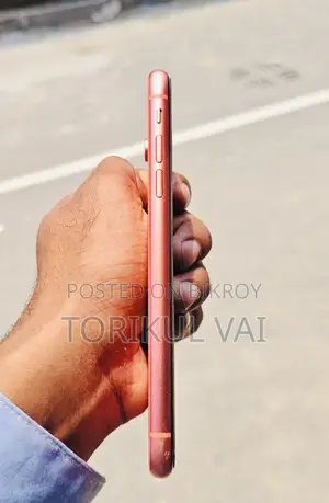 Apple iPhone XR 64 GB Red