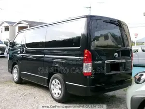 নতুন Toyota HiAce ২০২৫ কালো