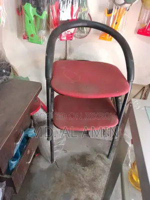 দুইটা চেয়ার বিক্রি হবে
