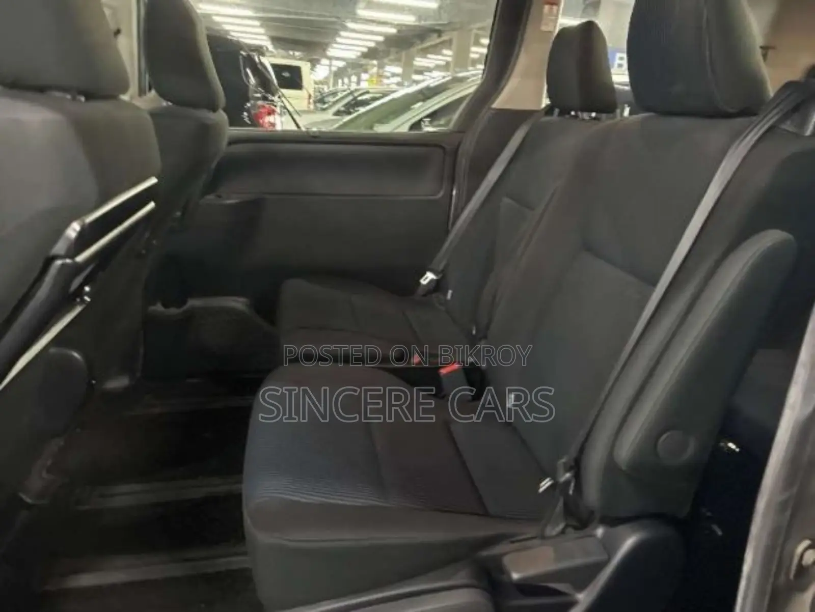 Toyota Noah 2021 Silver