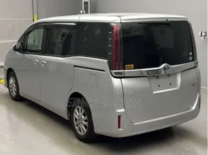 Toyota Noah 2021 Silver