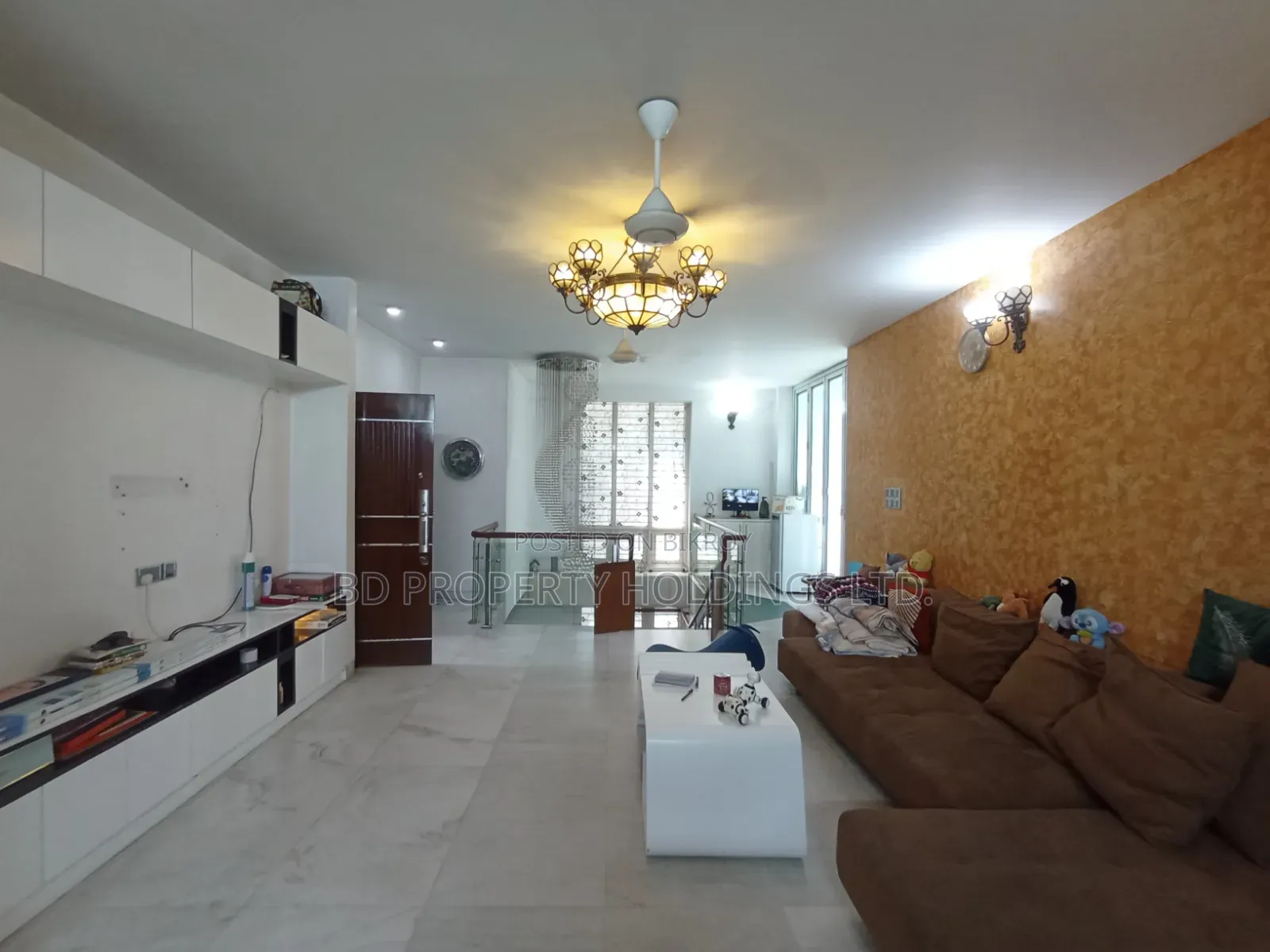Furnished 5bdrm Duplex for rent