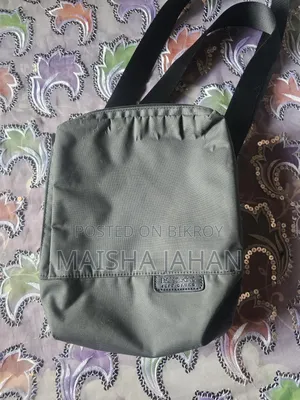 Attractive Bag for Men to Keep Valuable Documents