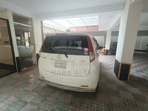 Toyota Passo Sette 2011 Pearl