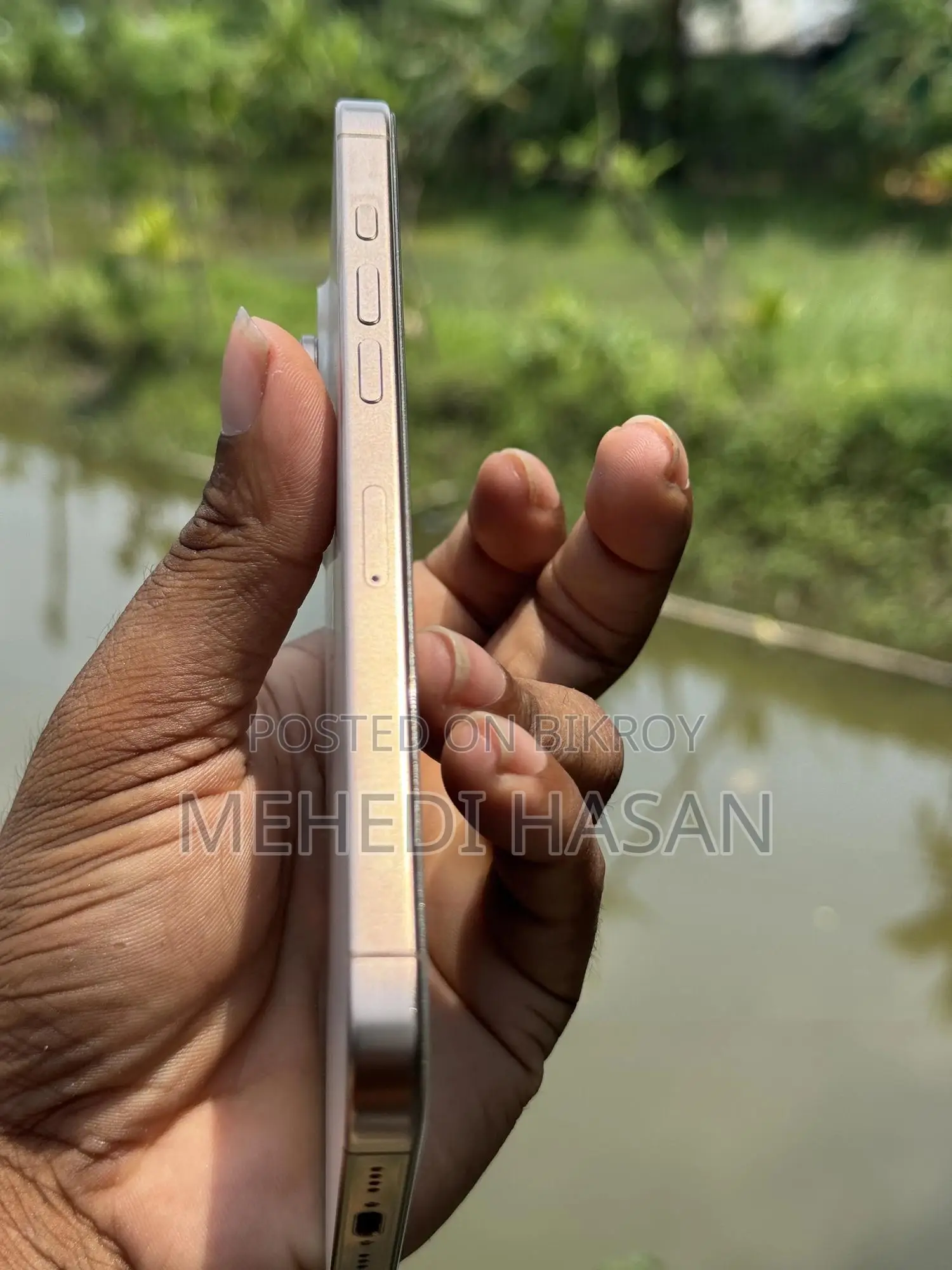 অ্যাপল আইফোন ১৬ প্রো ম্যাক্স ২৫৬ জিবি গোল্ড