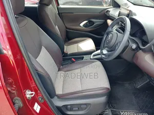 Toyota Yaris Cross 2021 Red
