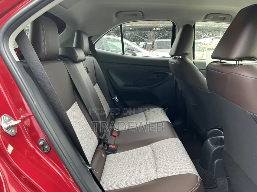 Toyota Yaris Cross 2021 Red