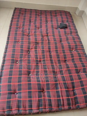 প্লাস্টিকের কমোড, জাজিম,হোয়াইট বোর্ড