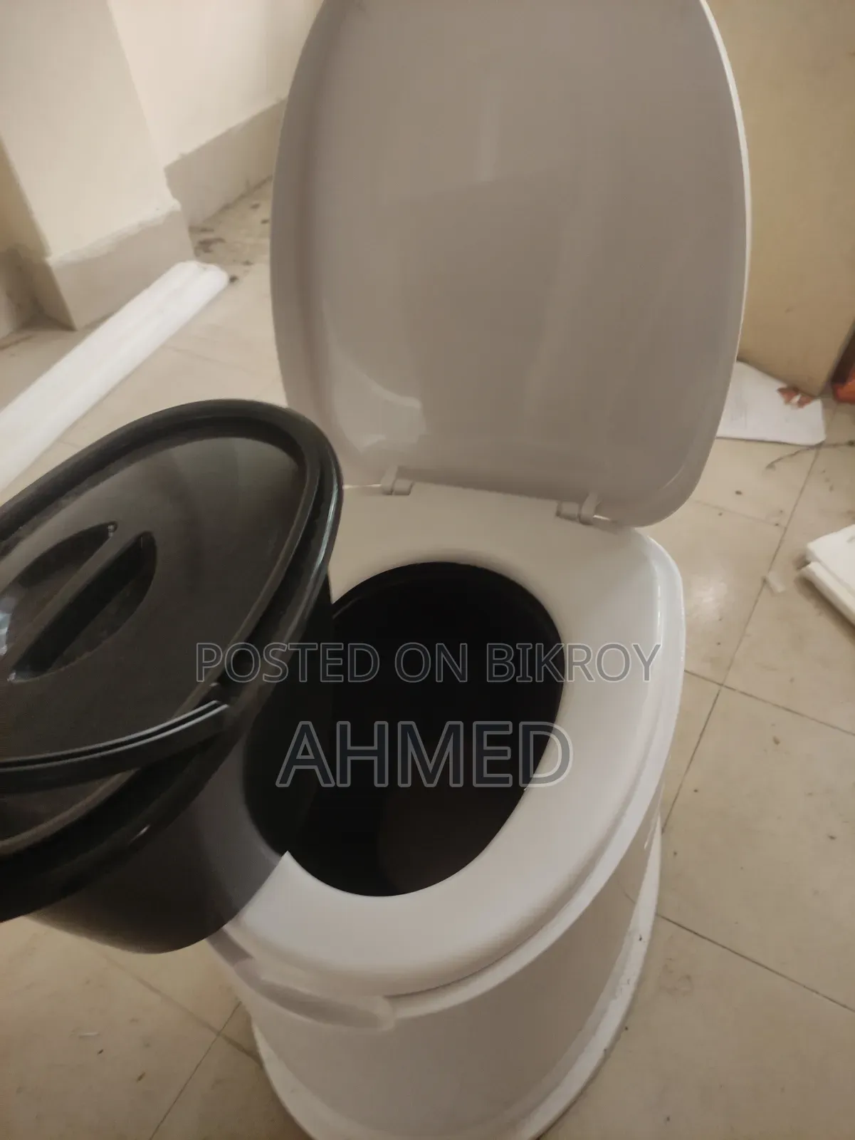 প্লাস্টিকের কমোড, জাজিম,হোয়াইট বোর্ড