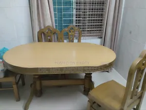 ৪ চেয়ার সহ ডাইনিং টেবিল