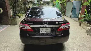 টয়োটা প্রিমিও ১.৫ ফ্রন্ট হুইল ড্রাইভ ২০১৬ মেরুন