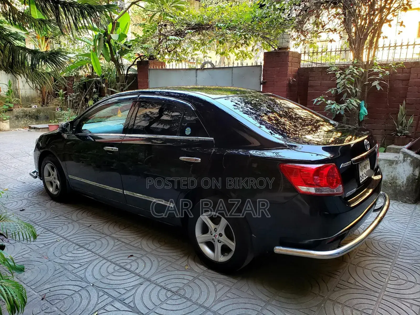 টয়োটা অ্যালিয়ন ২০১৩ কালো