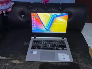 Laptop Asus 3GB Intel SSD 256GB