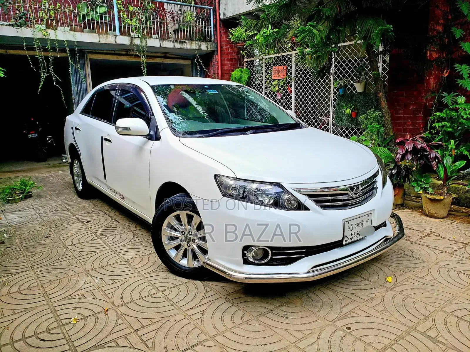 টয়োটা অ্যালিয়ন ২০১২ সাদা