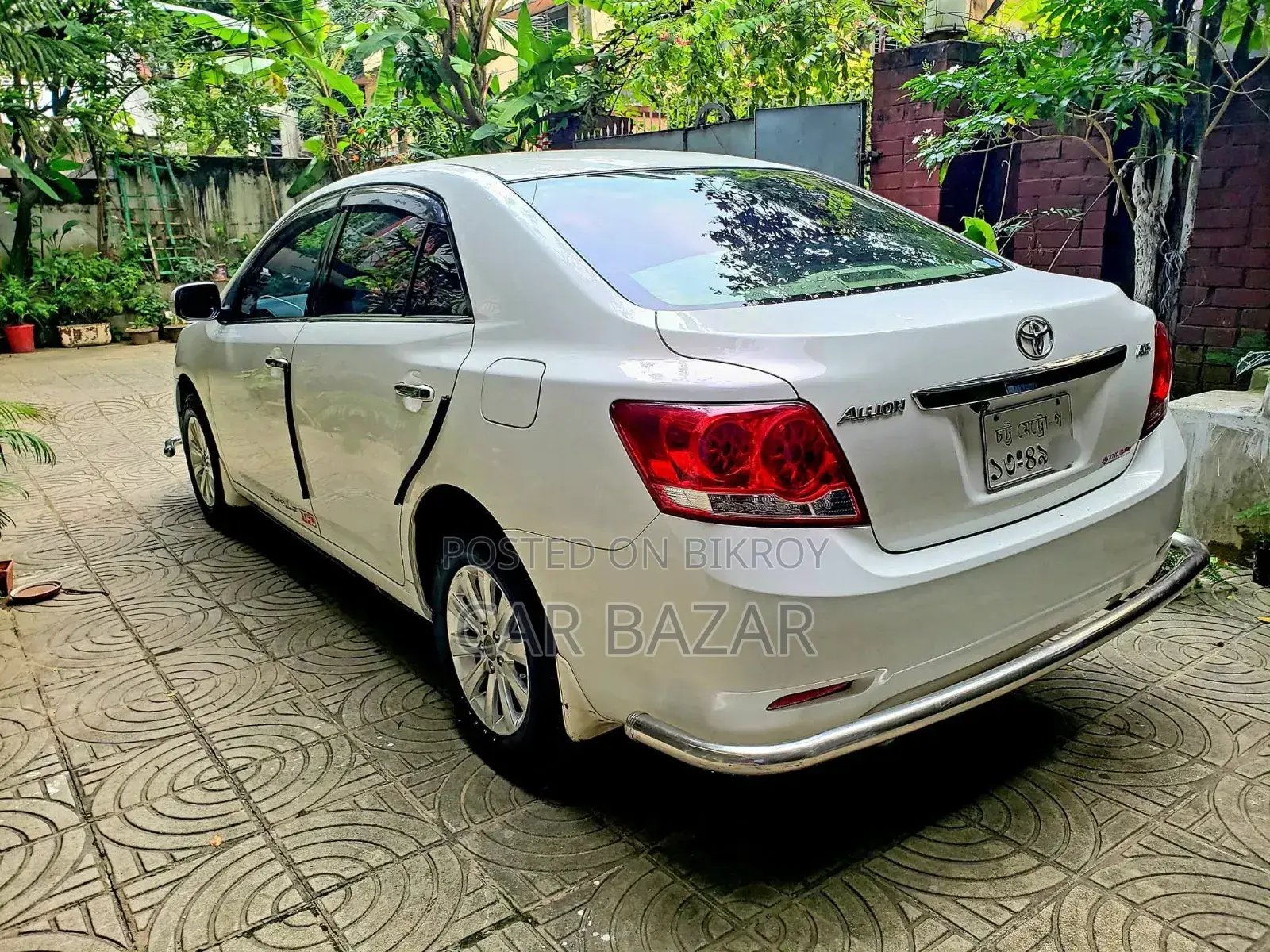 টয়োটা অ্যালিয়ন ২০১২ সাদা