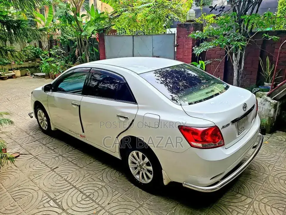 টয়োটা অ্যালিয়ন ২০১২ সাদা
