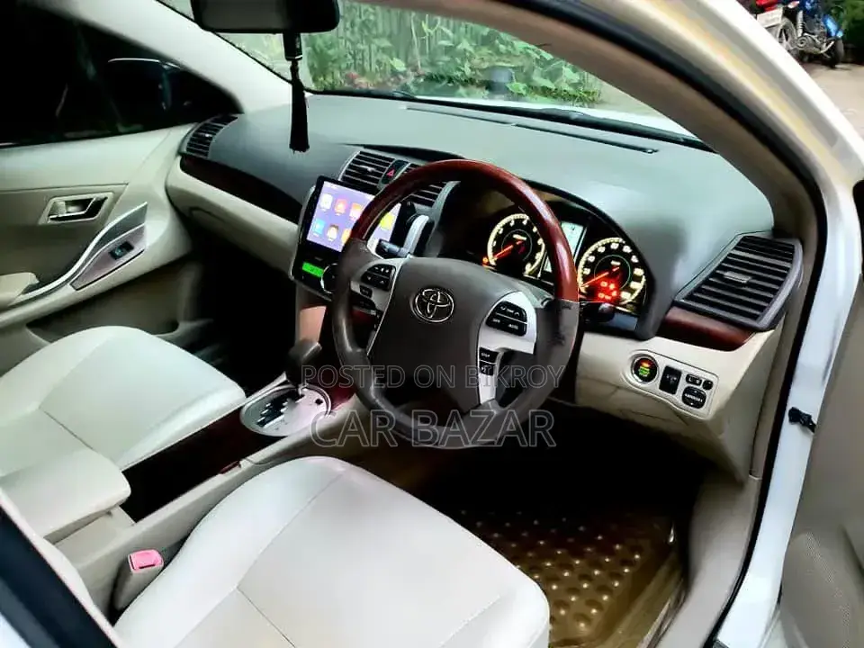 টয়োটা অ্যালিয়ন ২০১২ সাদা