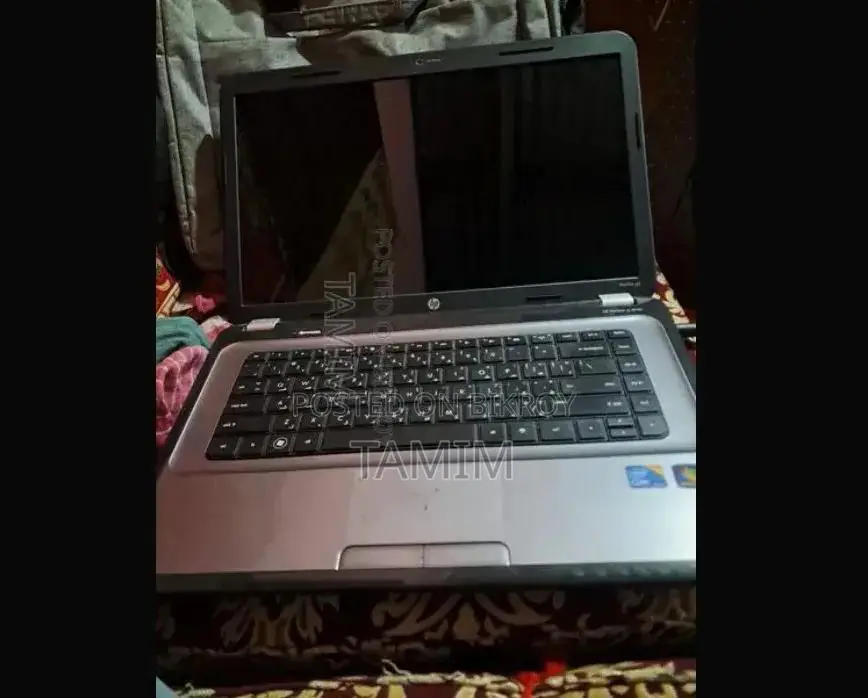 Laptop HP Pavilion 10 2GB Intel Core i3 HDD 128GB