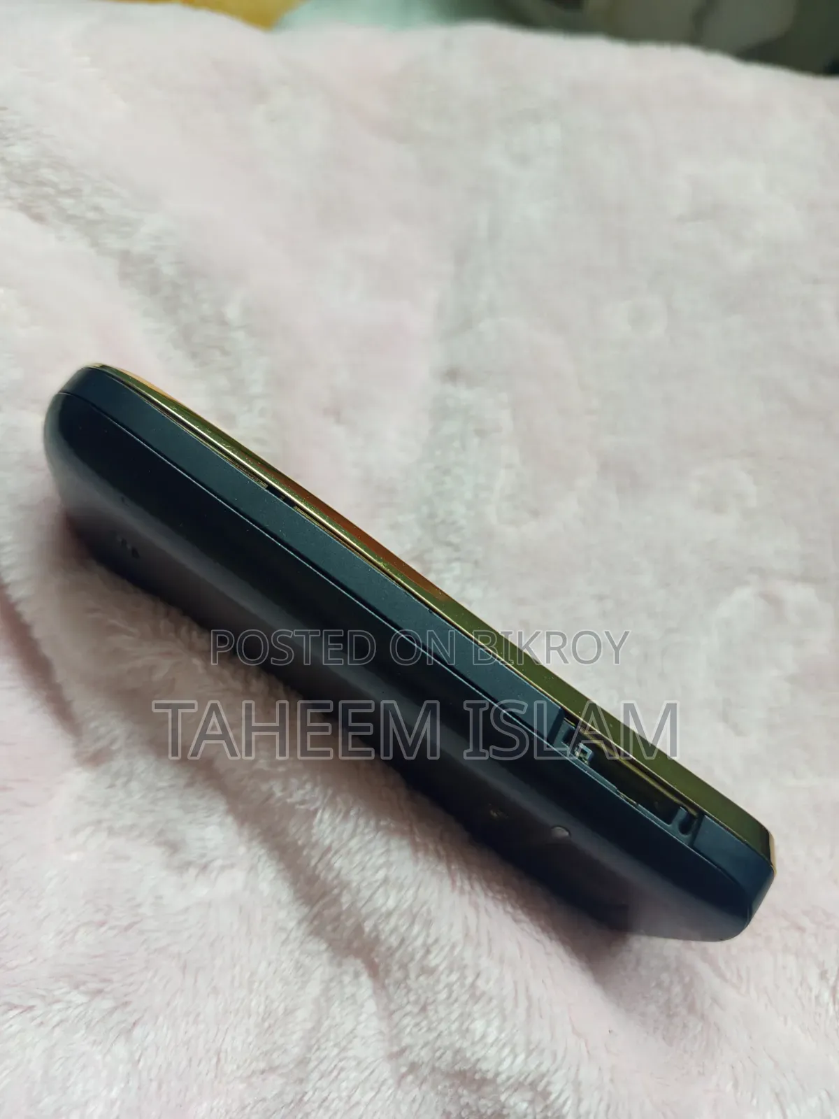 Nokia 2700 classic Rose Gold