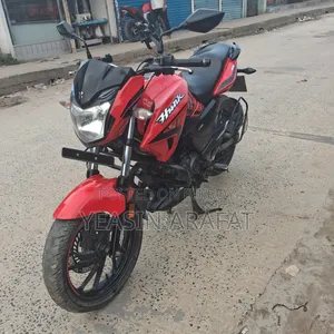 Hero Hunk 150R Xtec 2024 Red