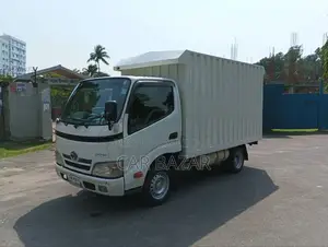 Toyota Dyna Cover Van 2012