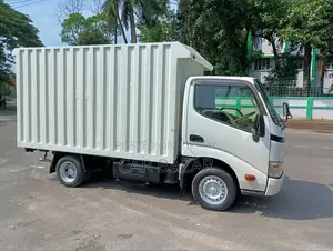 Toyota Dyna Cover Van 2012