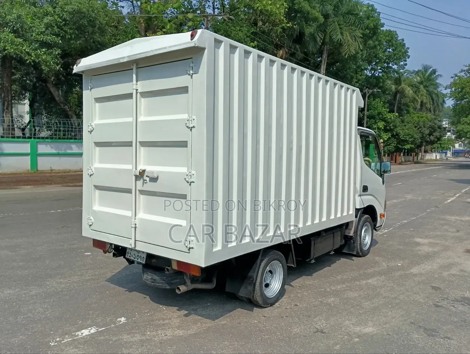 Toyota Dyna Cover Van 2012