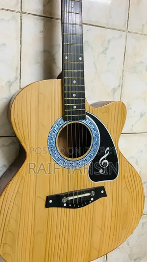 [Used]Gibson Guitar With a Free Bag and a Capo