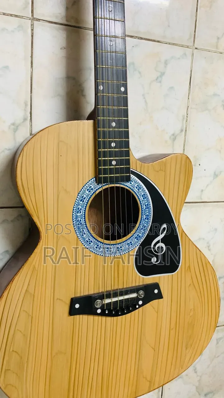 [Used]Gibson Guitar With a Free Bag and a Capo