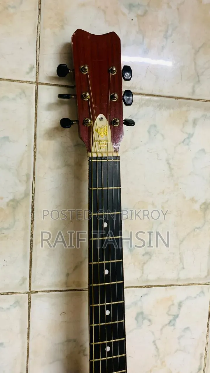[Used]Gibson Guitar With a Free Bag and a Capo