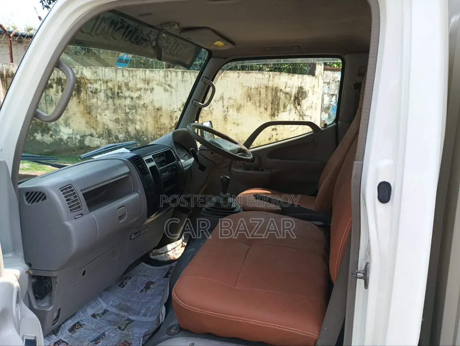 Toyota Dyna Cover Van 2012