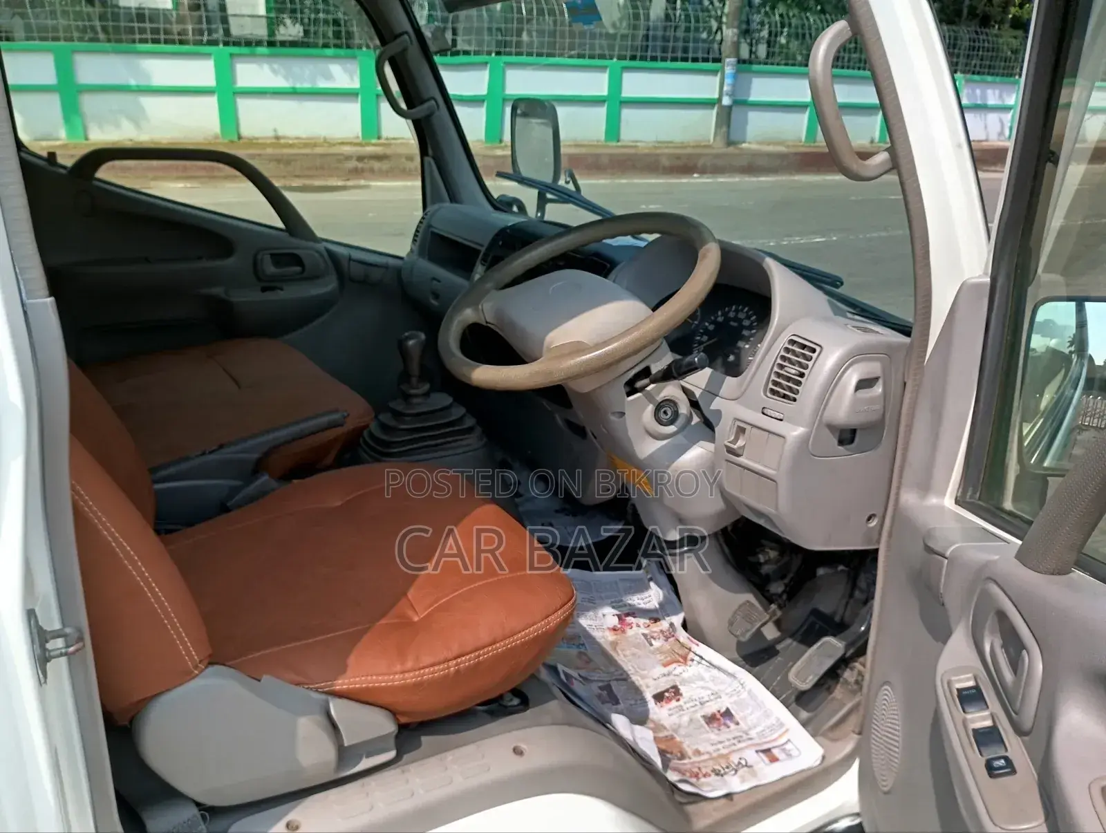 Toyota Dyna Cover Van 2012