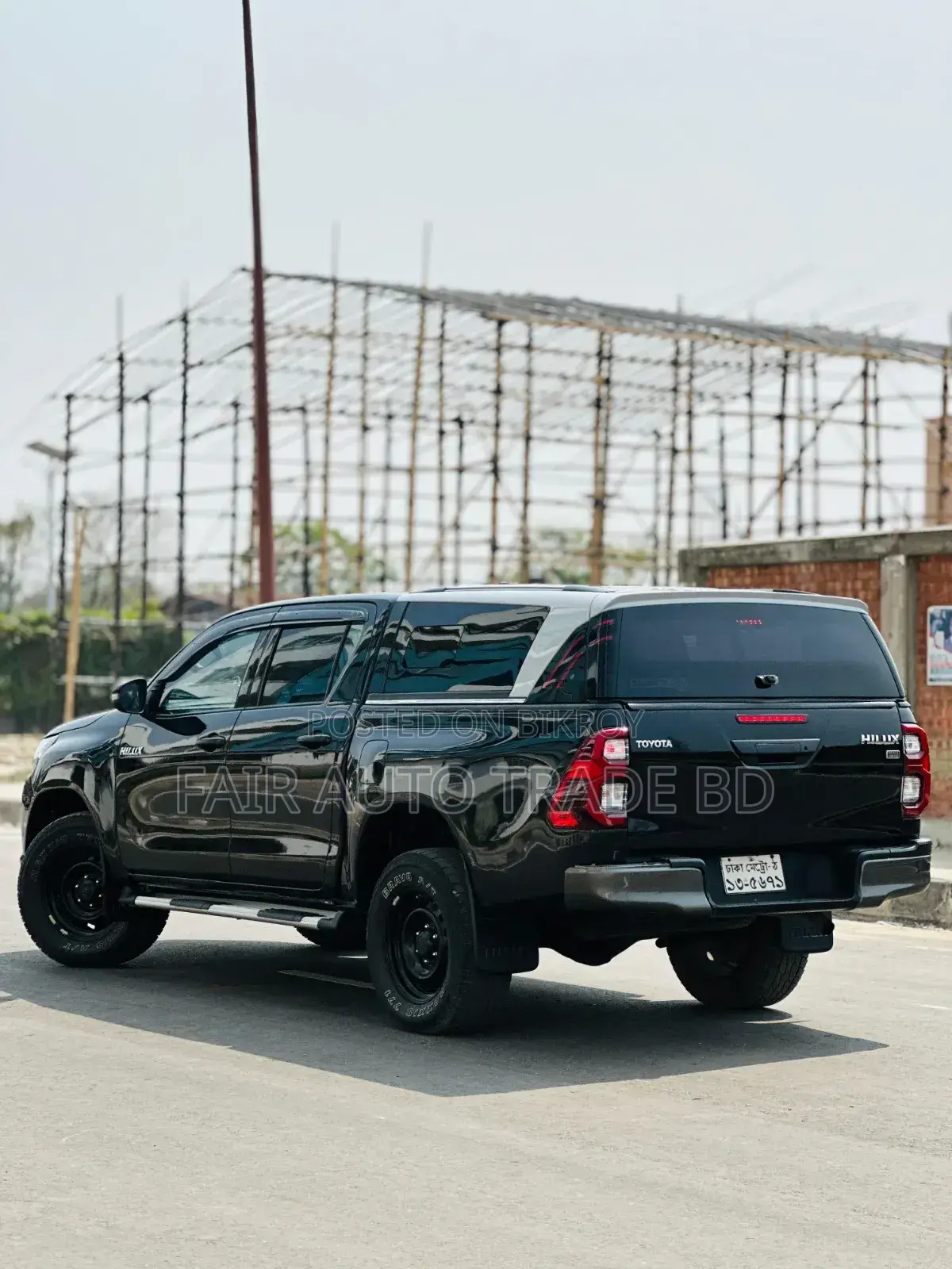 Toyota Hilux Revo Double Cab Diesel 2.4 RWD 2018 Black