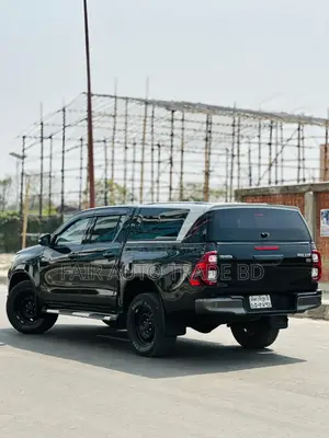 Toyota Hilux Revo Double Cab Diesel 2.4 RWD 2018 Black