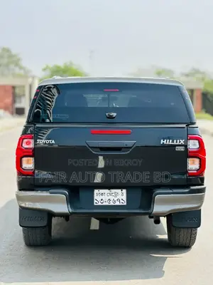 Toyota Hilux Revo Double Cab Diesel 2.4 RWD 2018 Black
