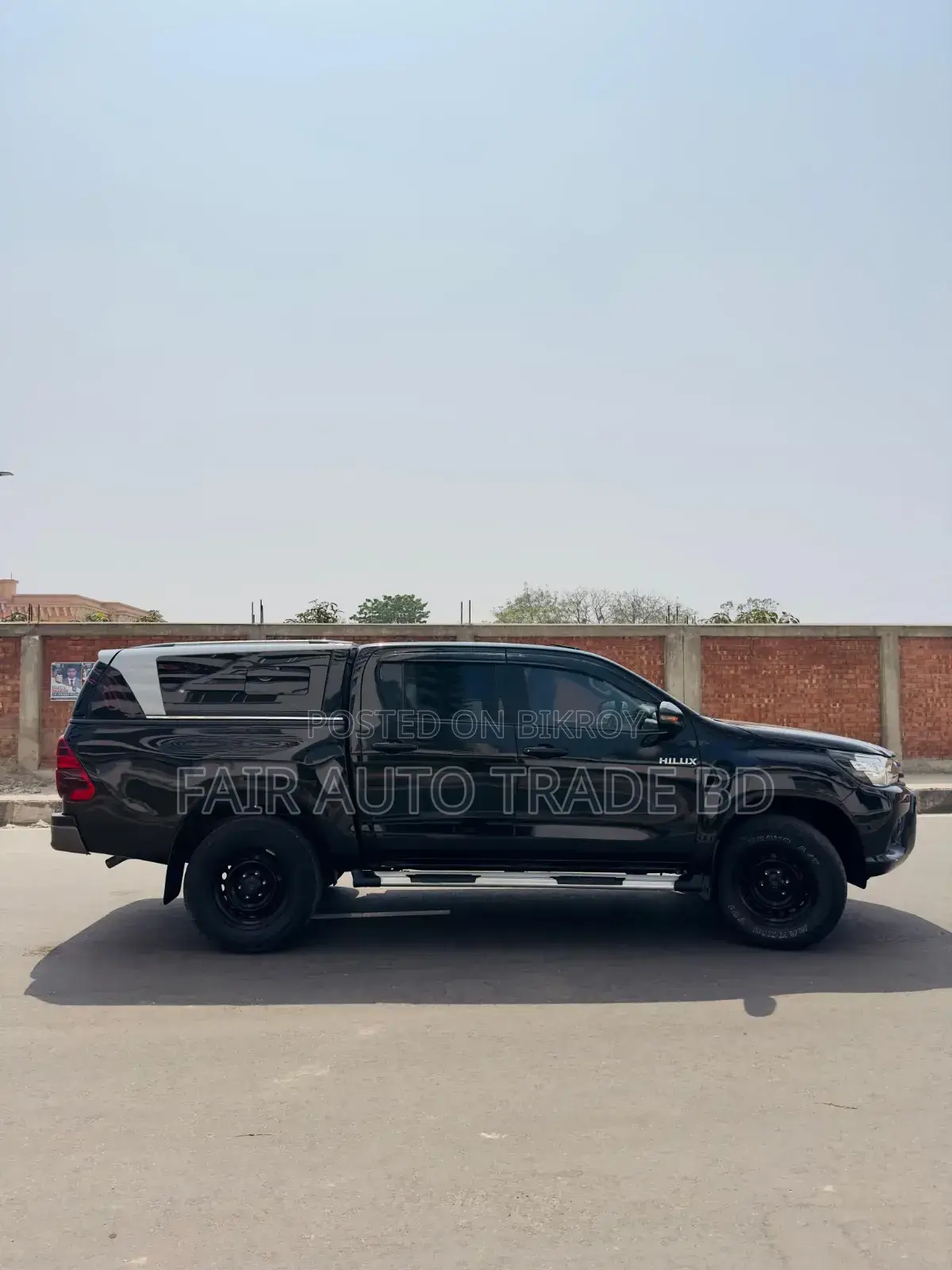 Toyota Hilux Revo Double Cab Diesel 2.4 RWD 2018 Black