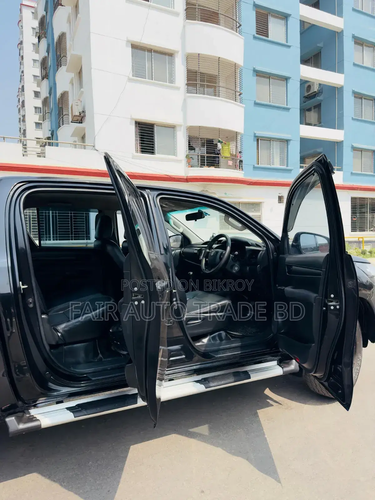 Toyota Hilux Revo Double Cab Diesel 2.4 RWD 2018 Black