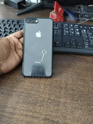 Apple iPhone 8 Plus 64 GB Black