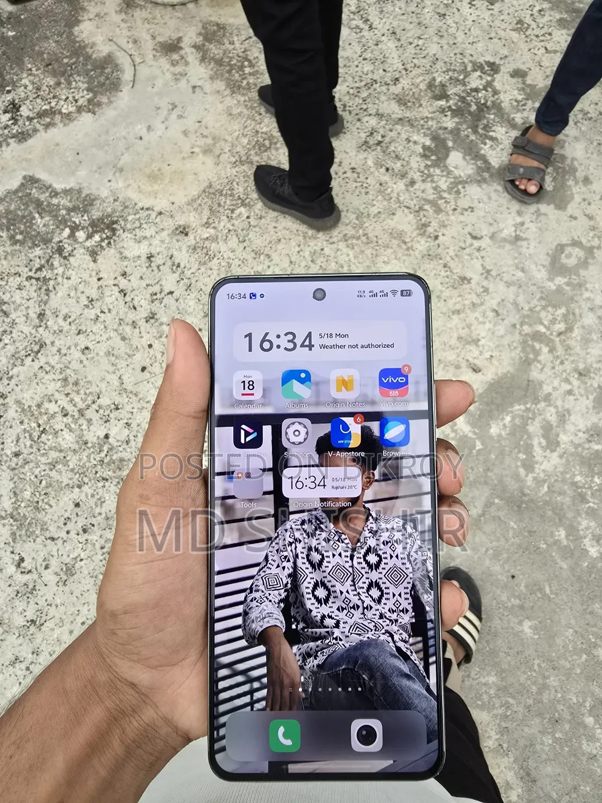 iQOO 256 GB White