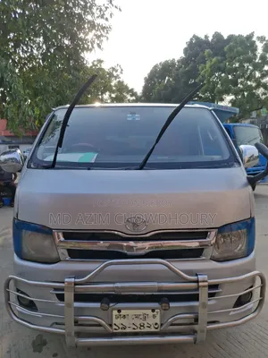 Toyota HiAce 2012 Silver