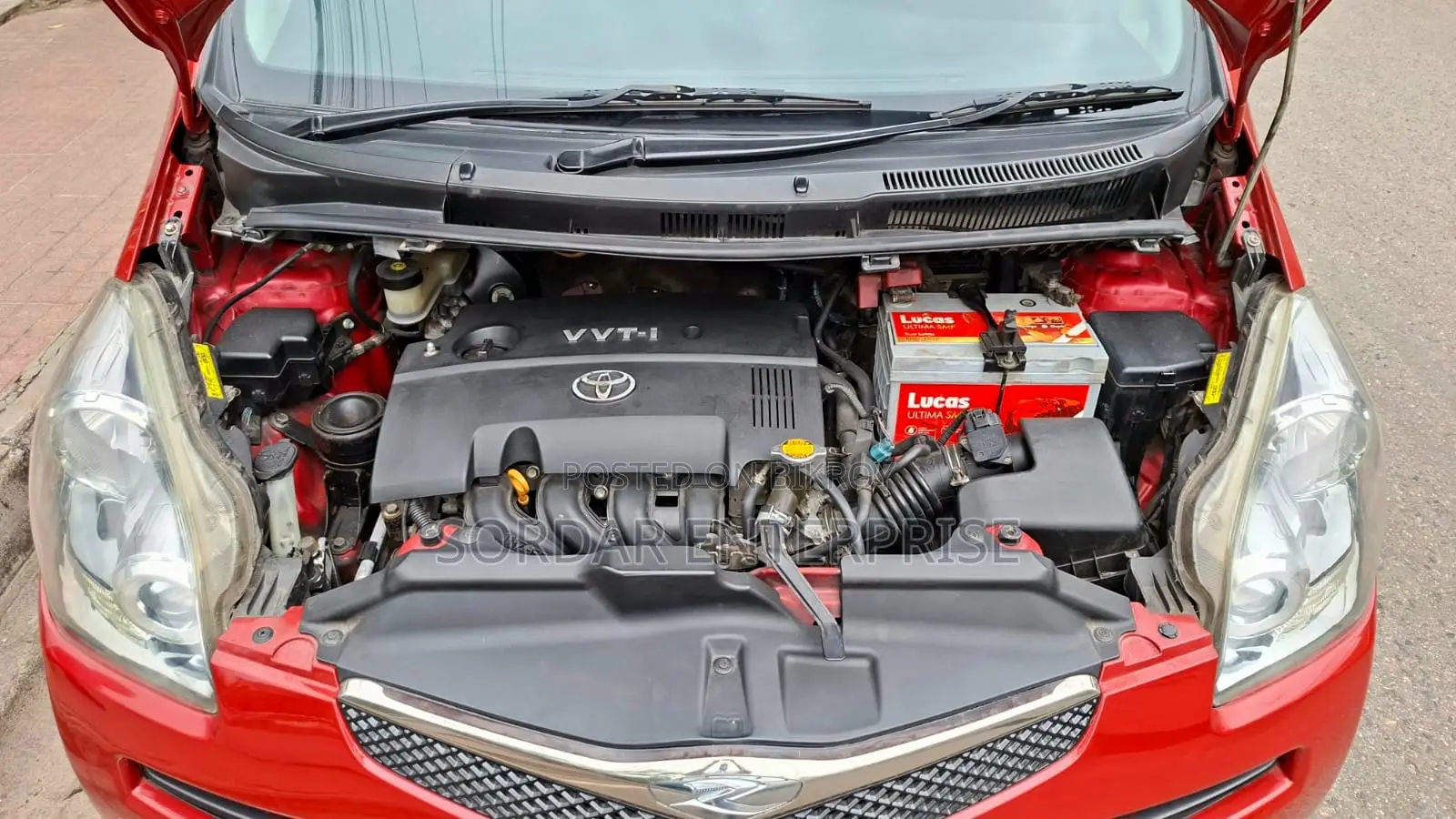 Toyota Ractis 1.5 FWD 2010 Red