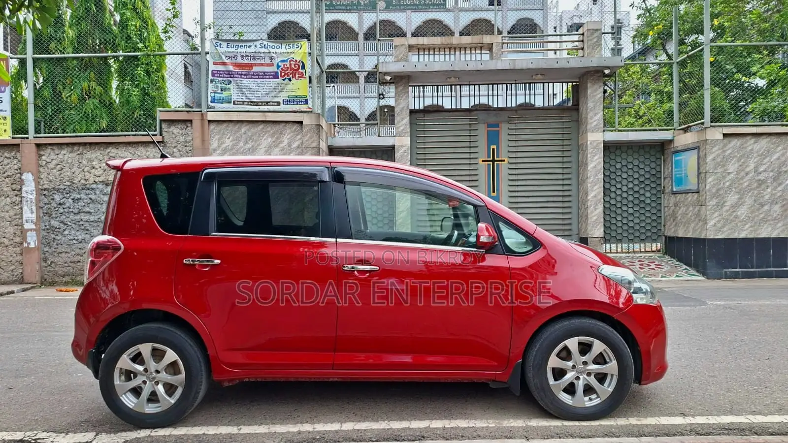 Toyota Ractis 1.5 FWD 2010 Red